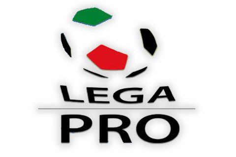 Тренер "Луккезе" в матче чемпионата Италии "вырубил" своего визави ударом головой