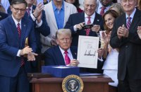Трамп підписав "Великий Прекрасний Закон" про податки і держборг