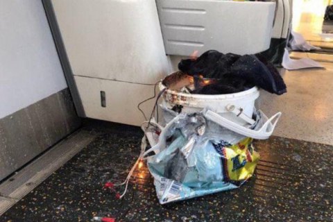 Бомба в метро Лондона сдетонировала частично, - полиция