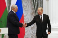 Лукашенко погрожує спільно з Росією воювати проти України