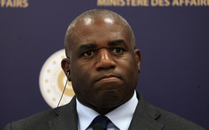 Глава МЗС Британії вважає, що Путін не готовий до серйозних переговорів про мир в Україні