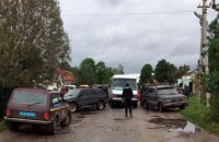 В Ровенской области произошли столкновения между нелегальными копателями янтаря, лесниками и полицией 