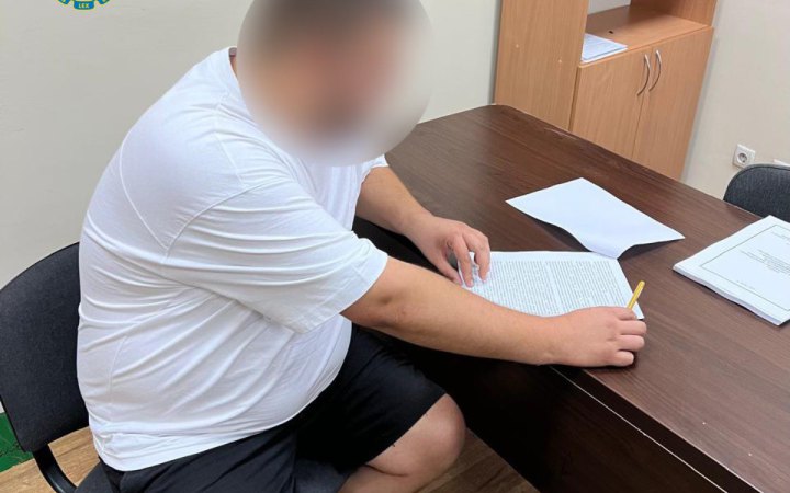 У Києві затримали "ділка", який за $25 тисяч допомагав знімати чоловіків з військового обліку