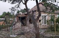 Уночі окупанти обстріляли три райони Дніпропетровщини. Сталося п’ять пожеж, є поранені
