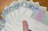 Тейшейра отрицает уменьшение ЕС количества виз для украинцев