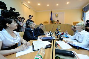 Суд приобщил к делу экспертизу директив Тимошенко