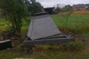 На Львовщине разрушили памятник воинам УПА