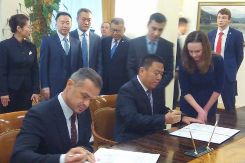 Китайська компанія стала підрядником ремонту двох доріг в Україні