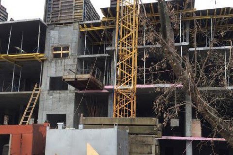 ​Прокуратура Киева требует демонтировать пять лишних этажей новостройки в Соломенском районе