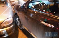 Тройное ДТП в Киеве: пострадал мужчина в припаркованном авто