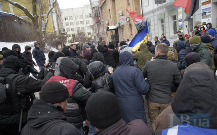 В Україні заочно судитимуть ексочільників МВС часів Януковича, які керували "тітушками"