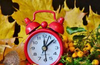 У ніч на неділю Україна перейде на зимовий час