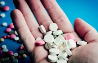 МОЗ дозволило випробування антиковідних препаратів від Pfizer і Merck