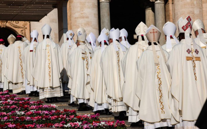 У Римі розпочався тритижневий Синод єпископів, на якому говоритимуть про права ЛГБТ-католиків