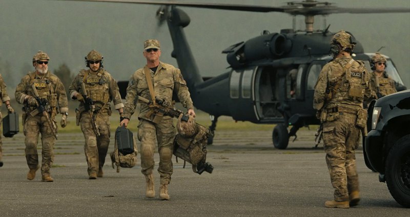 Кадр з фільму 'Одна битва за іншою'.