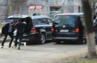 Появились фото побега Добкина после съезда депутатов