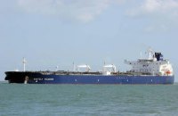 До Куби прибув підсанкційний танкер із російською нафтою за згоди США