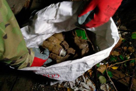 В доме у 89-летнего пенсионера в Харьковской области обнаружили арсенал оружия и боеприпасов
