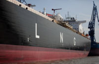 Росія намагається відновити експорт скрапленого газу попри санкції, - Bloomberg 