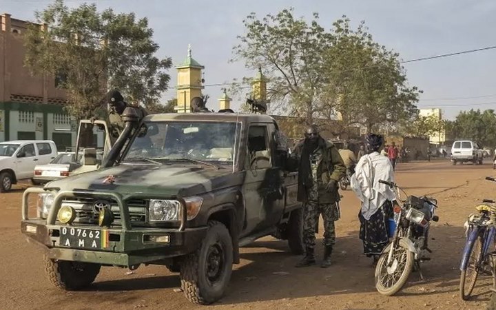 Ісламістські бойовики напали на катер у Малі, убивши щонайменше 49 людей