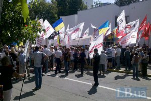 Врадиевских митингующих пропустили к Захарченко