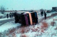 В Николаевской области перевернулся автобус: есть пострадавшие