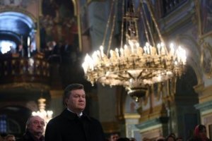 Янукович, Азаров и Литвин молятся