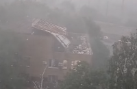 В Первомайске во время бури сорвало крышу суда