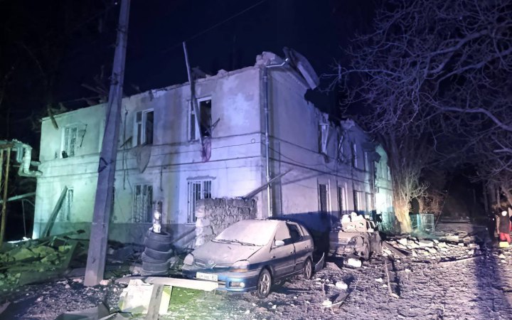 Росіяни обстріляли Одесу БПЛА, є постраждалий