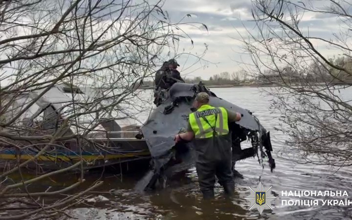 Із Дніпра витягнули безпілотник із бойовою частиною