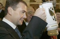 Янукович поздравил Медведева по телефону