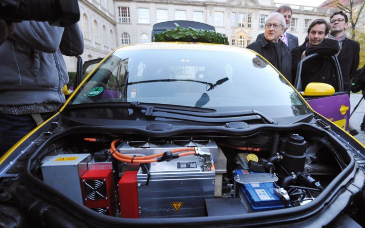 Європарламент заборонив реєстрацію в ЄС нових авто з двигуном внутрішнього згоряння з 2035 року
