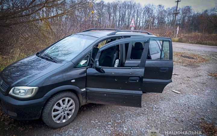 Росіяни атакували дроном авто на Сумщині і поранили двох людей