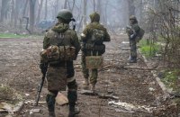 На Запоріжжі росіяни спалюють тіла своїх військових у курнику