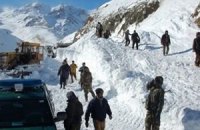 В Пакистане под лавиной погибли 135 военных