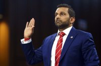 Глава ФБР подарував новозеландським чиновникам зброю, яка у цій країні є забороненою