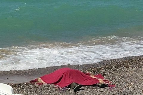 ​В Крыму выбросило на пляж тело пропавшего в апреле крымского татарина с гирей на шее