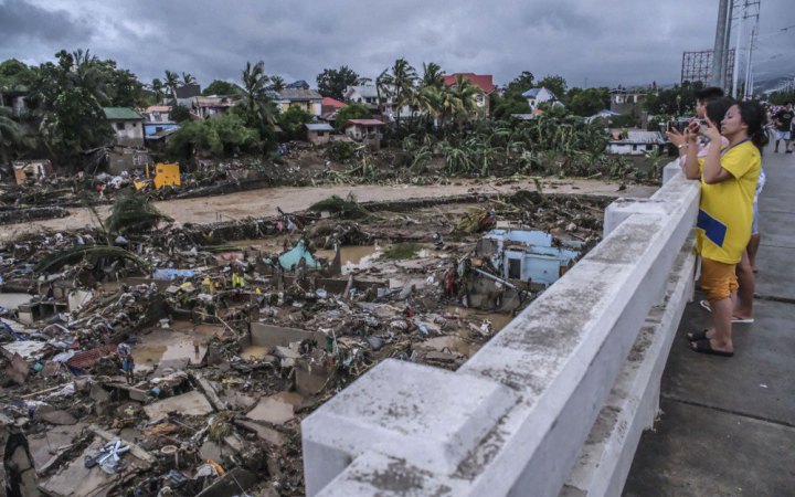 На Філіппінах тайфун забрав життя чотирьох людей
