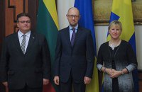 Яценюк обсудил с министрами Литвы и Швеции вопрос ЗСТ с ЕС