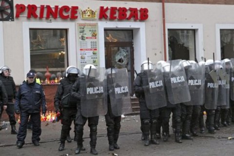 В польском городе Элк задержали 28 участников антиарабских беспорядков