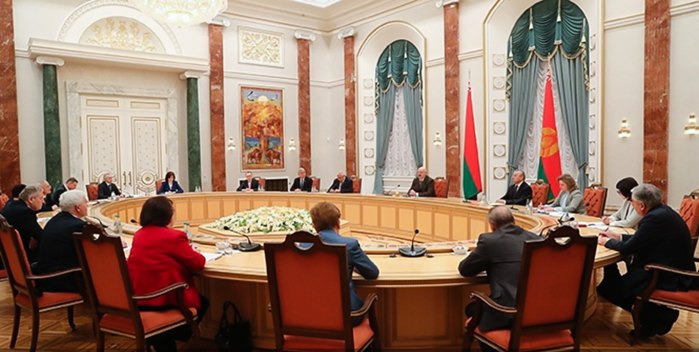 Лукашенко під час зустрічі з суддями Конституційного Суду Білорусі