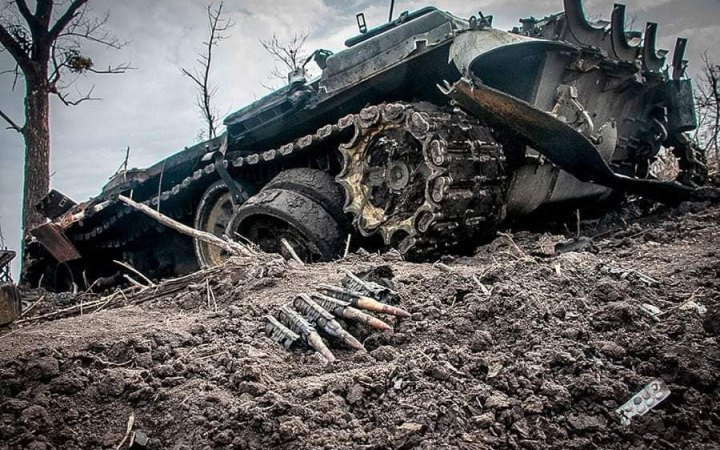 На востоке украинские защитники уничтожили 2 танка и 11 бронеавтомобилей