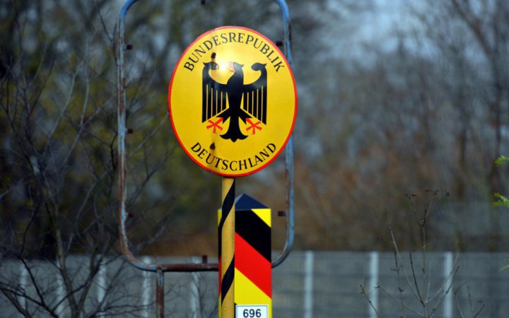 Німеччина може встановити контроль на кордоні з Польщею на тлі скандалу з візами, − ЗМІ