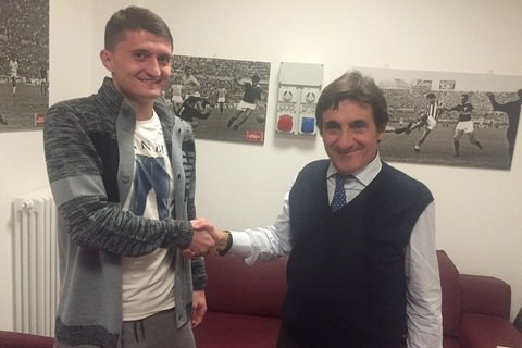 Украинский защитник подписал контракт с "Торино"