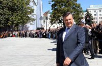 Ради Януковича запорожских рыбаков одели в президентские ветровки
