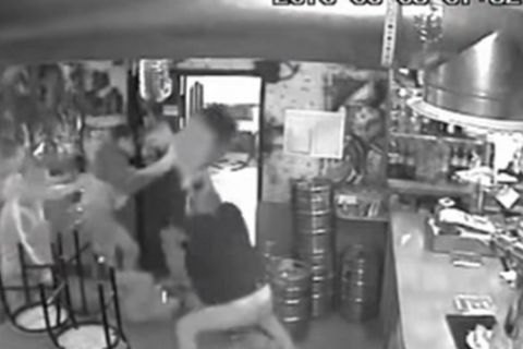 Суд заарештував двох хлопців за жорстоке побиття бійця АТО в київському кафе