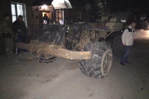 В Ровенской области полиция изъяла у копателей янтаря шесть мотопомп, самоходную машину и три автомобиля