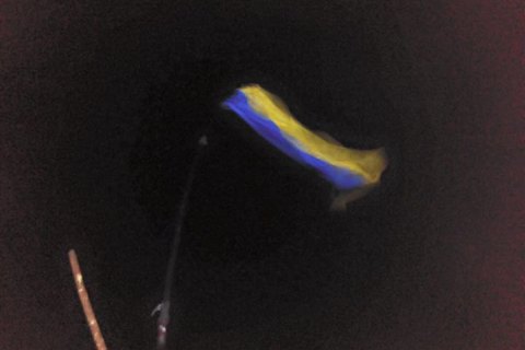 Ночью над Саур-Могилой вывесили флаг Украины