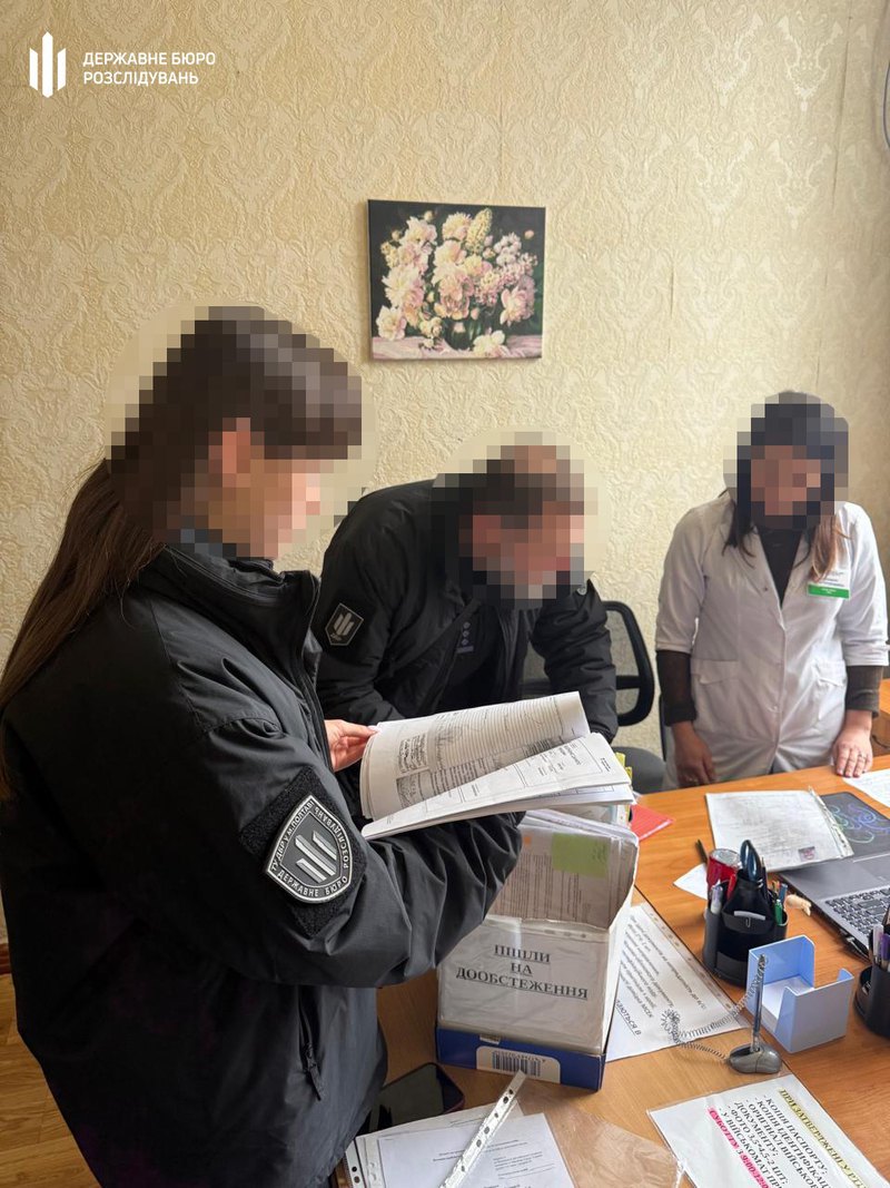 У Дніпрі колишню військову лікарку підозрюють у продажі довідок ухилянтам