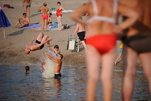Гостям Евро в Киеве запретят купаться